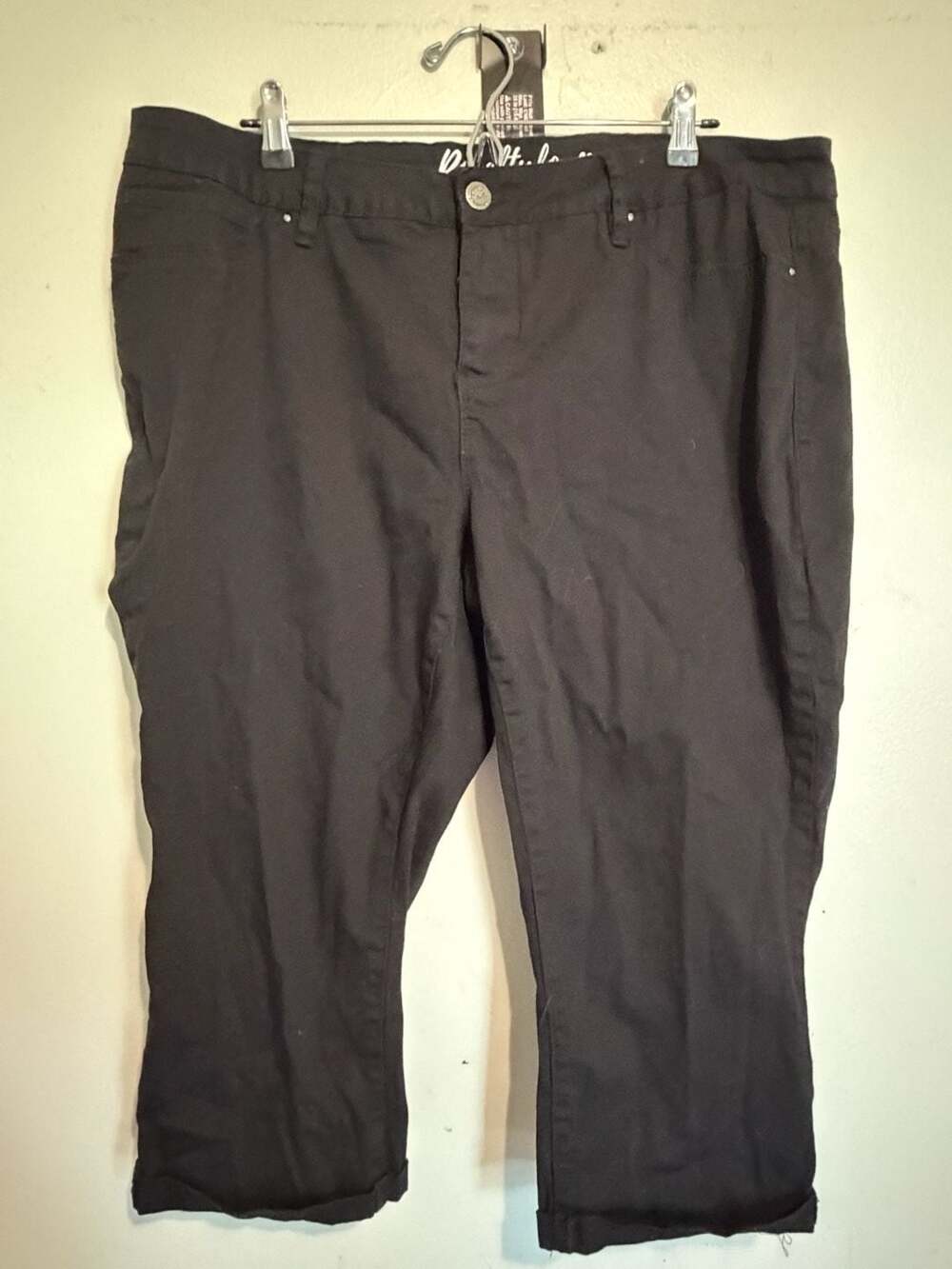 Royalty for Me Women's Plus Size 20W Black Cuffed Capri Pants